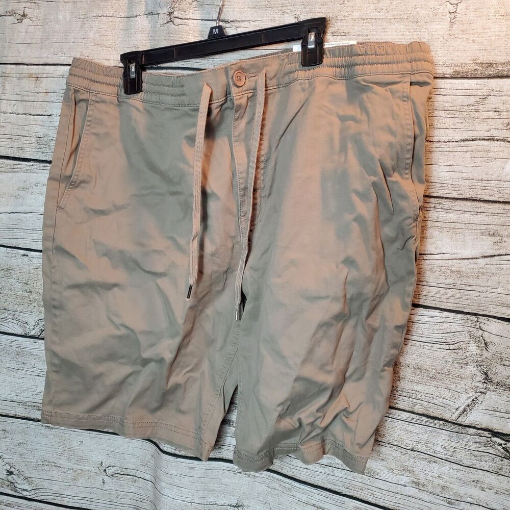 J.Ferrar Truffle Shorts Size 42 NWT Reg $40.00